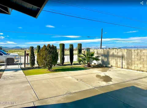 Exterior - 39302 10th St E, Palmdale, CA 93550 photo 4 of 6