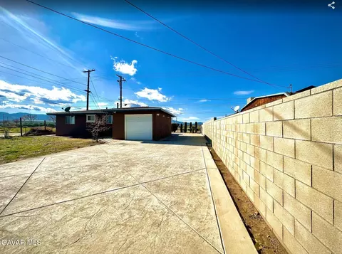 Exterior - 39302 10th St E, Palmdale, CA 93550 photo 6 of 6