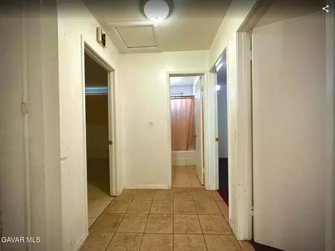 Entry Way - 39302 10th St E, Palmdale, CA 93550 photo 1 of 1