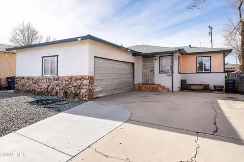 817 Oakwood St, Tehachapi, CA 93561 photo 1