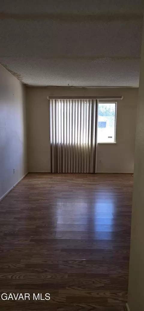 Living - 37633 E 29th St, Palmdale, CA 93550 photo 3 of 3