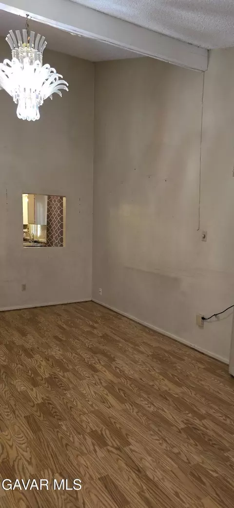 Living - 37633 E 29th St, Palmdale, CA 93550 photo 1 of 3