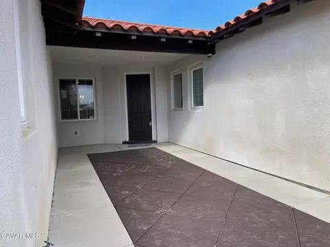 8717 Avenue D2 W, Lancaster, CA 93536