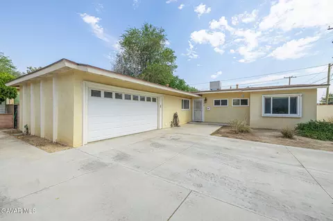 1156 Avenue J14 W, Lancaster, CA 93534