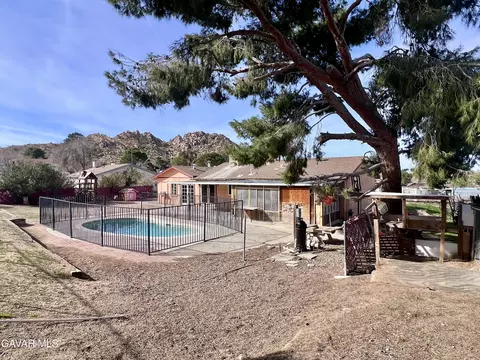 Exterior - 40020 E 176th St, Palmdale, CA 93591 photo 8 of 10