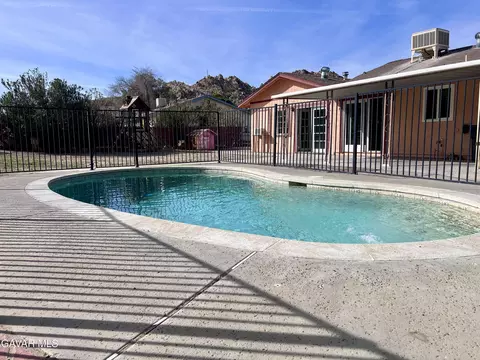 Exterior - 40020 E 176th St, Palmdale, CA 93591 photo 4 of 10