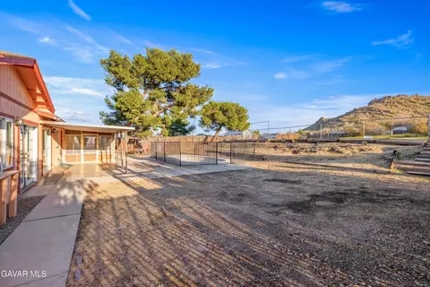 Exterior - 40020 E 176th St, Palmdale, CA 93591 photo 10 of 10