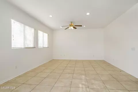 1604 Ave J2 E, Lancaster, CA 93535 photo 9