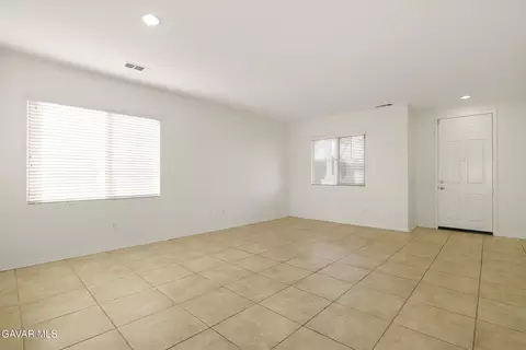1604 Ave J2 E, Lancaster, CA 93535 photo 7