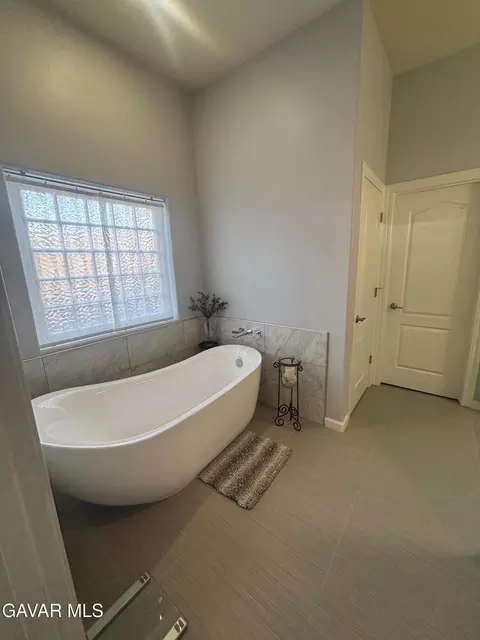 23001 Lakeview Dr, Tehachapi, CA 93561 photo 27