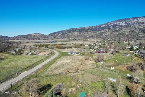 23001 Lakeview Dr, Tehachapi, CA 93561 photo 54