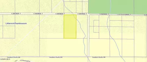 Avenue T E, Sun Village, CA 93543