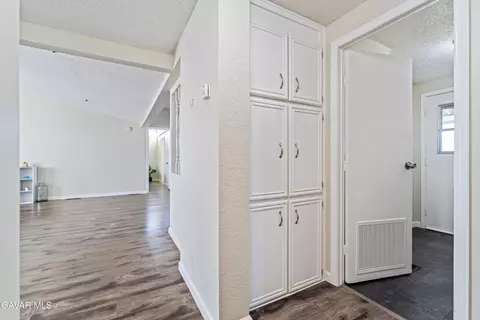 Entry Way - 17216 E Ave T, Llano, CA 93544 photo 1 of 1