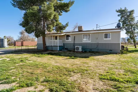 17216 Ave T E, Llano, CA 93544