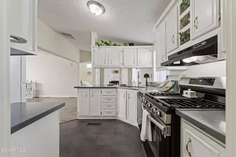 Kitchen - 17216 E Ave T, Llano, CA 93544 photo 2 of 2