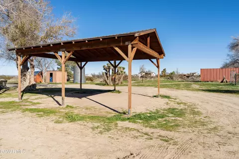 Exterior - 17216 E Ave T, Llano, CA 93544 photo 4 of 4