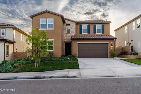 19038 Carranza Ln, Santa Clarita, CA 91350