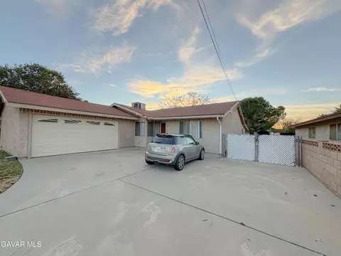 42351 52nd St W, Lancaster, CA 93536