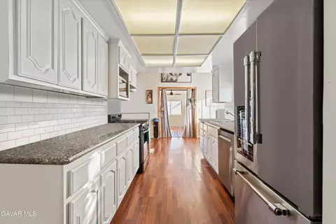 Entry Way - 20102 Pine Ridge Dr, Tehachapi, CA 93561 photo 1 of 1