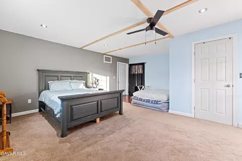 Bedroom - 20102 Pine Ridge Dr, Tehachapi, CA 93561 photo 5 of 5
