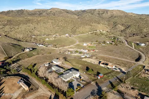 View/Area - 20102 Pine Ridge Dr, Tehachapi, CA 93561 photo 1 of 10