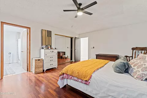 Bedroom - 20102 Pine Ridge Dr, Tehachapi, CA 93561 photo 2 of 5