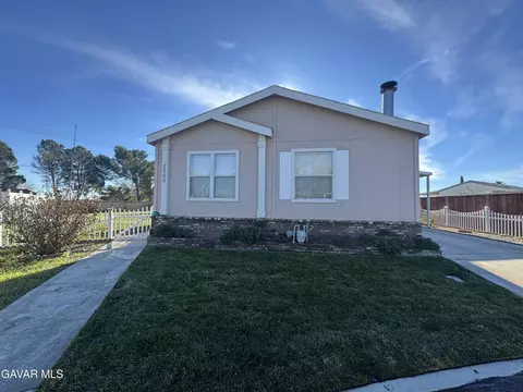 2000 Windflow Dr #76, Rosamond, CA 93560