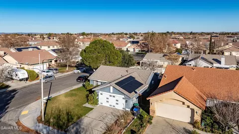 View/Area - 45728 Balmoral Ct, Lancaster, CA 93534 photo 2 of 5