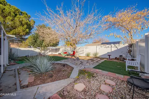 Exterior - 45728 Balmoral Ct, Lancaster, CA 93534 photo 8 of 14