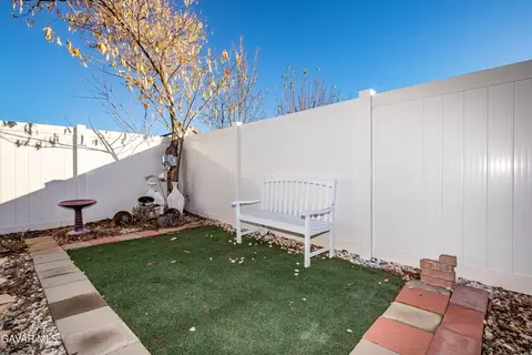 Exterior - 45728 Balmoral Ct, Lancaster, CA 93534 photo 12 of 14
