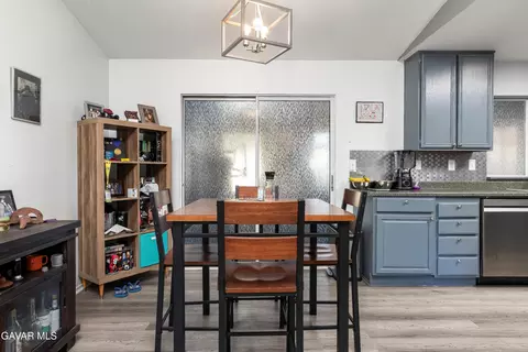 Dining - 45728 Balmoral Ct, Lancaster, CA 93534 photo 2 of 2