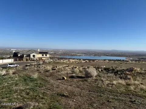 514 Vic Lakeview Dr W, Palmdale, CA 93551