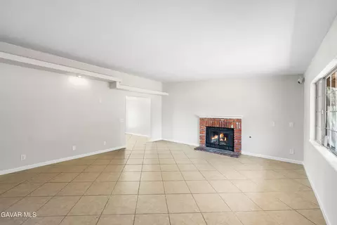 716 Avenue J5 E, Lancaster, CA 93535 photo 2