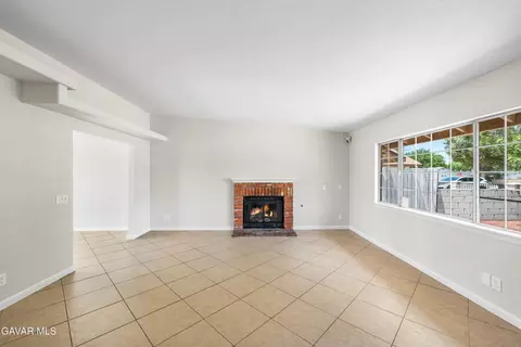 716 Avenue J5 E, Lancaster, CA 93535 photo 3