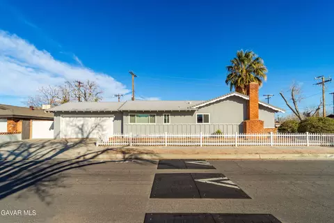 Exterior - 43819 Elm Ave, Lancaster, CA 93534 photo 2 of 7