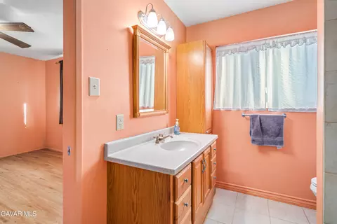 Bath - 43819 Elm Ave, Lancaster, CA 93534 photo 3 of 3