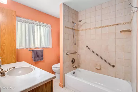 Bath - 43819 Elm Ave, Lancaster, CA 93534 photo 2 of 3