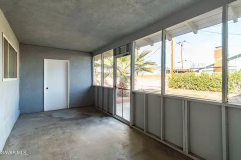 Exterior - 43819 Elm Ave, Lancaster, CA 93534 photo 3 of 7