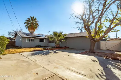 Exterior - 43819 Elm Ave, Lancaster, CA 93534 photo 7 of 7