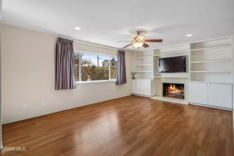 Living - 43819 Elm Ave, Lancaster, CA 93534 photo 2 of 3