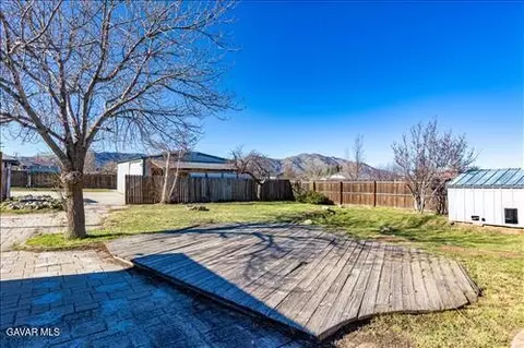 Exterior - 21101 Angel St, Tehachapi, CA 93561 photo 3 of 7