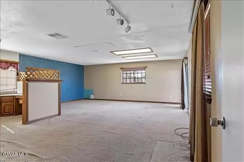 Living - 21101 Angel St, Tehachapi, CA 93561 photo 2 of 3