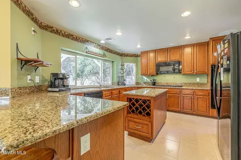 Kitchen - 5764 Fox Ct, Quartz Hill, CA 93536 photo 2 of 4
