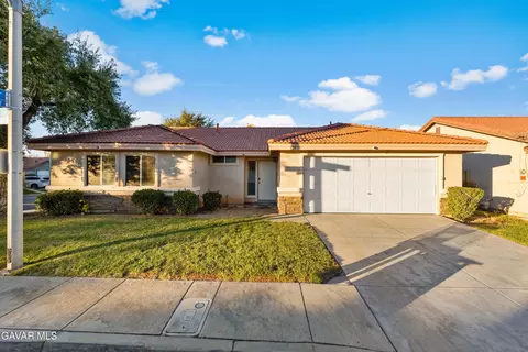 125 Gaitano Dr, Palmdale, CA 93550