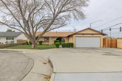 44353 Downsview Rd, Lancaster, CA 93535