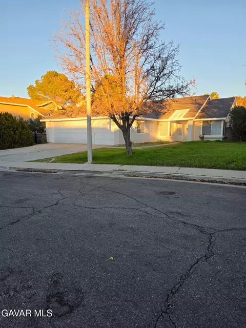37422 Morning Cir, Palmdale, CA 93550