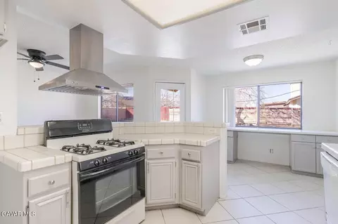 Kitchen - 38143 42nd St, Palmdale, CA 93552 photo 3 of 4