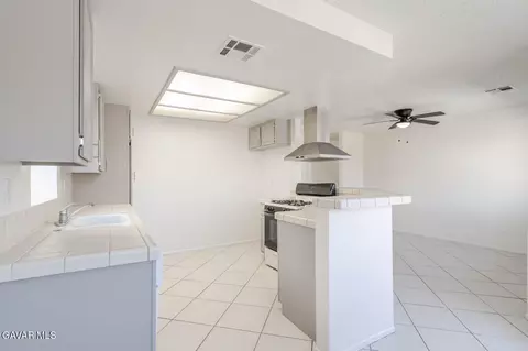 Kitchen - 38143 42nd St, Palmdale, CA 93552 photo 2 of 4