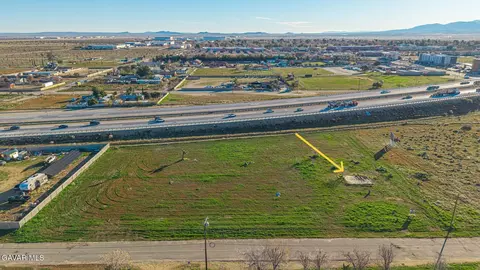 40102 13th St W, Palmdale, CA 93551