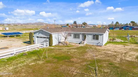 908 60th St W, Rosamond, CA 93560